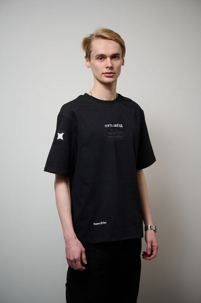 Футболка "Пять звёзд" чёрная с шевроном на груди